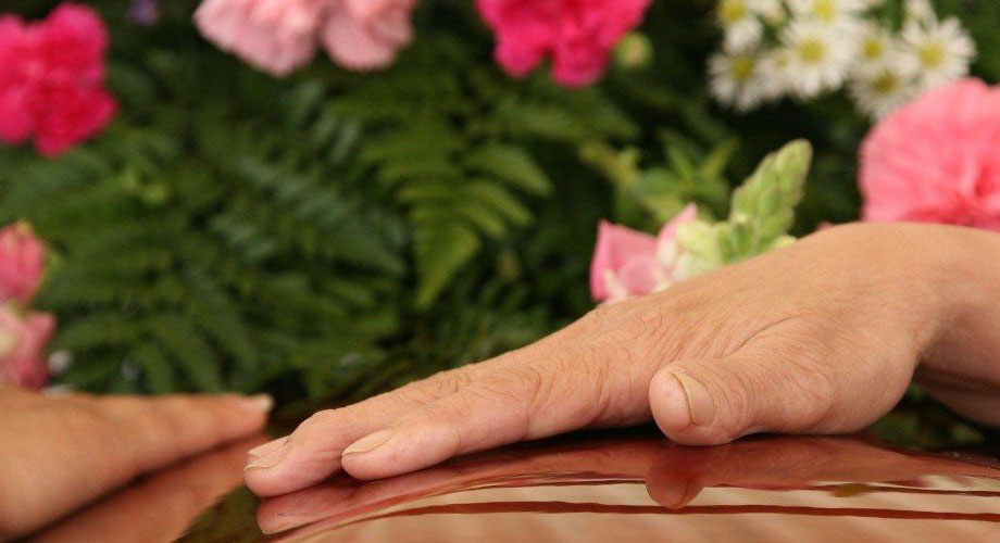 У чому ховають жінок